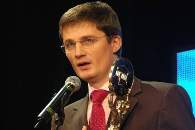 Владимир Зеленский - Игорь Кондратюк - От Зеленского потребовали запретить выступления всех российских артистов - mk.ru - Украина