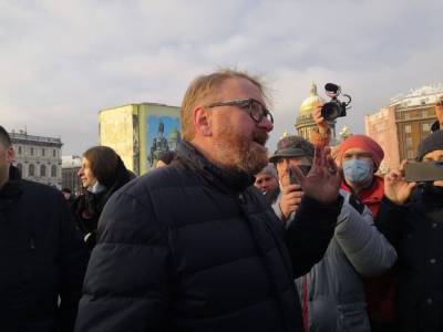 Виталий Милонов - Милонов попал на видео с потасовкой на петербургском УИКе - znak.com - Санкт-Петербург