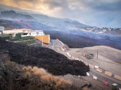 El Pais - Извержение вулкана на Канарах: эвакуировали 5 тысяч человек - unn.com.ua - Украина - Киев - Испания