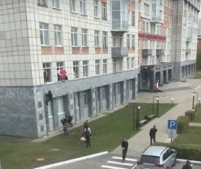 Валерий Грибакин - Официальный представитель Росгвардии Грибакин заявил, что стрелявший в Перми владел оружием на законных основаниях - argumenti.ru - Россия - Пермь