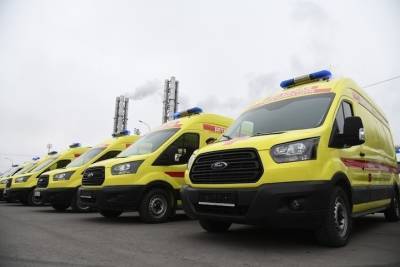 Игорь Бабушкин - В астраханские больницы поступило 19 новых машин скорой помощи - volg.mk.ru - Астраханская обл.
