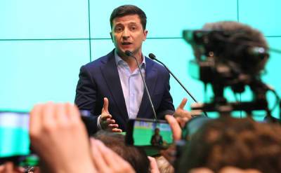 Владимир Зеленский - Ирина Венедиктова - Под Киевом расстреляли машину первого помощника Зеленского - nakanune.ru - США - Украина - Киев