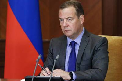 Владимир Путин - Дмитрий Медведев - Дмитрий Песков - Заболевший Медведев увидится с Путиным на самоизоляции - lenta.ru - Россия