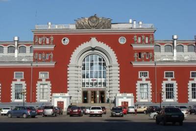 На железнодорожном вокзале Курска началась реконструкция фасада - chr.mk.ru - Курск