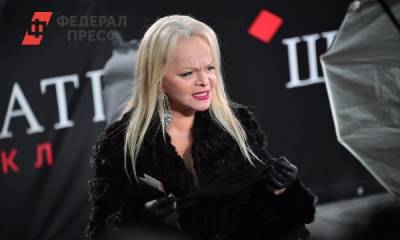 Лариса Долина - Долину заставили снять драгоценности за четыре миллиона рублей - fedpress.ru - Москва