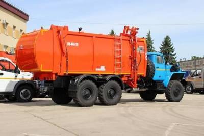 Автоколонна мусоровозов подъезжает к Уфе - versia.ru - Москва - Россия - Уфа - Экология