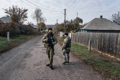 Украина сообщила о ранении двух своих военных под обстрелом в Донбассе - lenta.ru - Украина - ДНР - ЛНР - Донецкая обл.