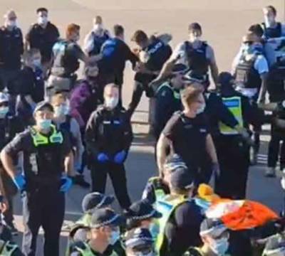 Мельбурн стал зоной боевых действий: полиция ведет огонь по протестующим - free-news.su - Австралия - Мельбурн - Сидней