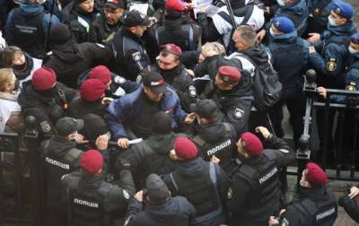 Сергей Доротич - На митинге под Радой произошла потасовка - korrespondent.net - Украина