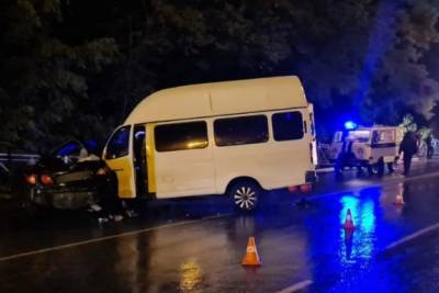 В Железноводске в ДТП с участием маршрутки погибли 2 человека, 16 пострадали - etokavkaz.ru - Пятигорск - Железноводск