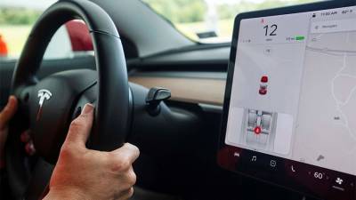 Porsche - Автопилот Tesla научили распознавать автомобили экстренных служб - iz.ru - США - Израиль - Германия