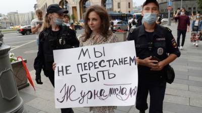 Павел Чиков - Леонид Соловьев - Суд отказался исключить журналистов из реестра СМИ-"иноагентов" - svoboda.org