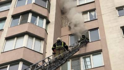 Пламя охватило одесскую высотку: на место слетелись десятки спасателей, кадры ЧП - politeka.net - Украина - Одесса - Одесская обл.