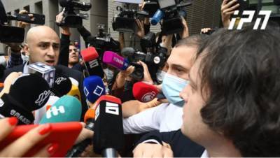 Ираклий Кобахидзе - Ника Мелия - Грузинские политики повздорили возле входа в офис Евросоюза в Тбилиси - eadaily.com - Тбилиси