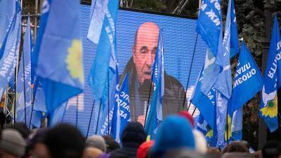 Виктор Медведчук - Юрий Бойко - В Киеве оппозиционеры провели митинг в поддержку Медведчука - iz.ru - Украина - Киев - Израиль