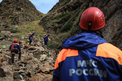 Группа альпинистов запросила помощь спасателей на Эльбрусе - lenta.ru - Россия - респ. Алания - респ. Кабардино-Балкария