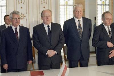 Владимир Путин - Беловежские соглашения: почему Горбачёв не арестовал Ельцина - russian7.ru
