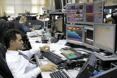 Угроза санкций вызвала распродажу российского госдолга - smartmoney.one - США - Reuters