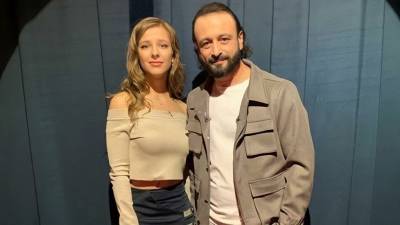 Елизавета Арзамасова - Илья Авербух - Авербух пояснил, почему они с Арзамасовой откровенничают о личной жизни в соцсетях - 5-tv.ru
