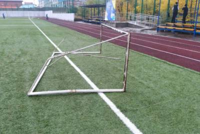 В Улан-Удэ торжественно открыли школьные ФОКи со строительными нарушениями - ulan.mk.ru - Россия - Улан-Удэ - респ.Бурятия