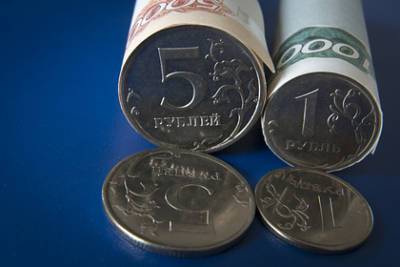 Сергей Гришунин - Рубль закрепился среди 20 самых популярных валют - lenta.ru - Россия