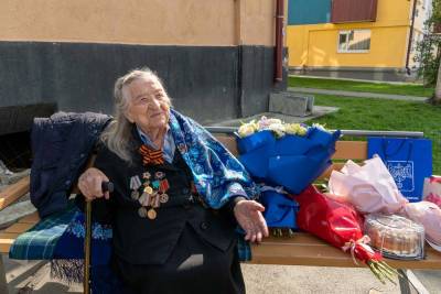Сергей Надсадин - Южносахалинка Ефросинья Фирсова празднует 95-летие - sakhalin.info - Южно-Сахалинск
