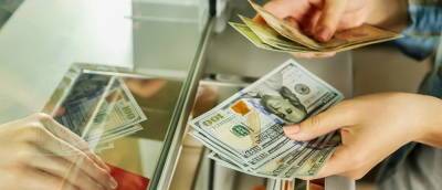 Александр Бахтин - Экономист Александр Бахтин рассказал, что выгодно купить доллары можно в двадцатых числах - runews24.ru