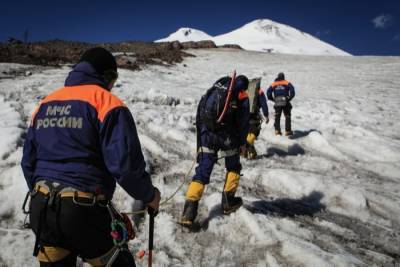 Число погибших на Эльбрусе альпинистов достигло пяти, 14 человек спасены - interfax-russia.ru - респ. Кабардино-Балкария