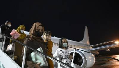 Анна Маляр - В Киев прибыл самолет с эвакуированными из Афганистана украинцами - newsland.com - Украина - Киев - Канада - Афганистан - Борисполь - Ватикан - Ватикан