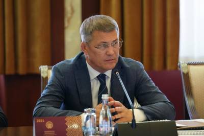 Радий Хабиров - Ходить страшно: в Уфе горожане пожаловались Хабирову на водителей - news102.ru - Башкирия - Уфа