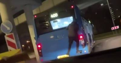 Зацепер прокатился по Москве на автобусе и попал на видео - moslenta.ru - Москва - Зеленоград