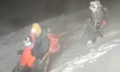 Три человека погибли на Эльбрусе: их бросил гид - gubdaily.ru - Россия