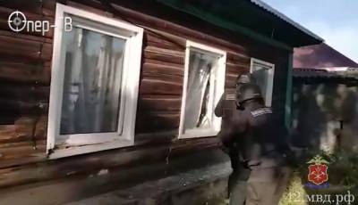 В Кузбассе штурм дома наркоторговки спецназом сняли на видео - gazeta.a42.ru - Прокопьевск