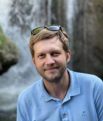 Борис Корчевников - Игорь Крутой - Александр Серов - Крутой о выборе Корчевниковым песен для душа: "К тебе приходит моя музыка, когда раздеваешься?" - actualnews.org