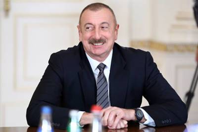 Ильхам Алиев - Алиев оценил роль русского языка в Азербайджане - lenta.ru - Азербайджан