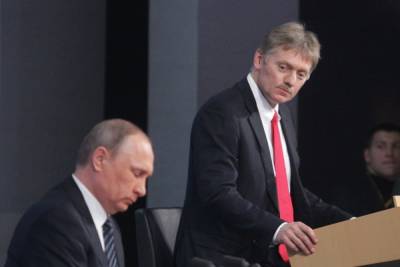 Владимир Путин - Дмитрий Песков - Песков рассказал о жизни Путина на самоизоляции - mk.ru - Россия