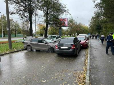 Водитель умер после столкновения четырех иномарок на улице Родионова - vgoroden.ru - Россия - Нижегородская обл. - Нижний Новгород