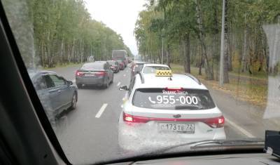На трассе Тюмень - Курган возникла большая пробка из-за светофора и грузовиков - nashgorod.ru - Тюмень