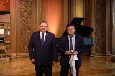 Олег Мельниченко - Олег Мельниченко наградил лучших работников машиностроительной отрасли - mk.ru - окр.Приволжский - Пенза