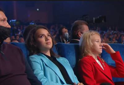 Алина Загитова - Евгения Медведева - Чемпион мира по дзюдо Михайлин смутил Загитову на сцене в Кремля. ВИДЕО - sport.ru