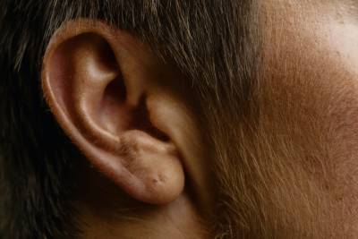 Немецкий отоларинголог назвал способы избавления от шума в ушах - vm.ru - Германия