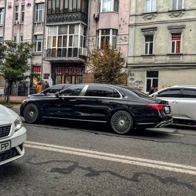 В Україні «засвітився» крутий Мерседес-Майбах вартістю 5 мільйонів - goodnews.ua