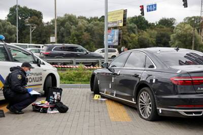 Владимир Зеленский - Сергей Шефир - Киев согласился на помощь ФБР в расследовании покушения на советника Зеленского - lenta.ru - Украина - Киев