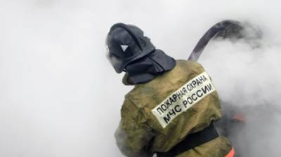 Новосибирские пожарные потушили загоревшуюся двухэтажную казарму - inforeactor.ru - Москва