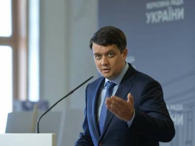 Дмитрий Разумков - Савик Шустер - Ярослав Железняк - "Очень много ошибок". Разумков считает, что процедура принятия закона о деолигархизации может заблокировать этот процесс - gordonua.com - Украина