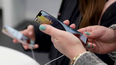 Россияне начали перепродавать новые iPhone с наценкой сразу после старта продаж - ivbg.ru - Россия - Украина