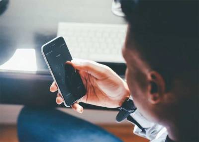 Денис Кусков - Daily Telecom: Тусклый экран сигнализирует о необходимости замены смартфона - actualnews.org