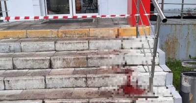 Стас Барецкий - Мужчина в женской одежде напал с топором на покупателей в супермаркете Москвы - moslenta.ru - Москва - Россия