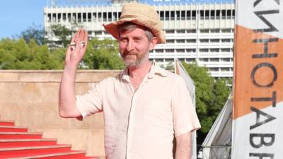 Сергей Бодров - Павел Деревянко - Николай Хомерик - Гран-при «Кинотавра» получил фильм «Море волнуется раз» - mir24.tv