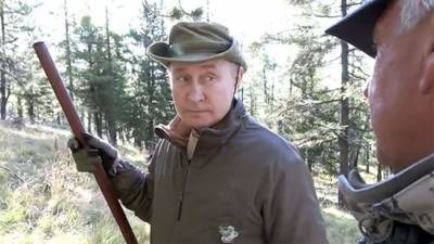 Сергей Шойгу - Владимир Путин - Директор заповедника в Сибири показал Путину медвежью берлогу - iz.ru - Россия - Израиль